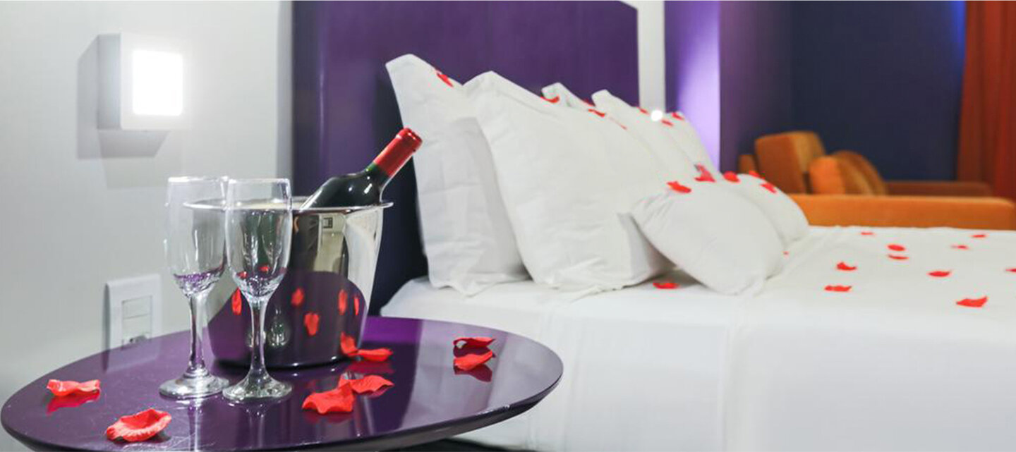 APARTAMENTO CASAL COM SOFISTICAÇÃO E CONFORTO.